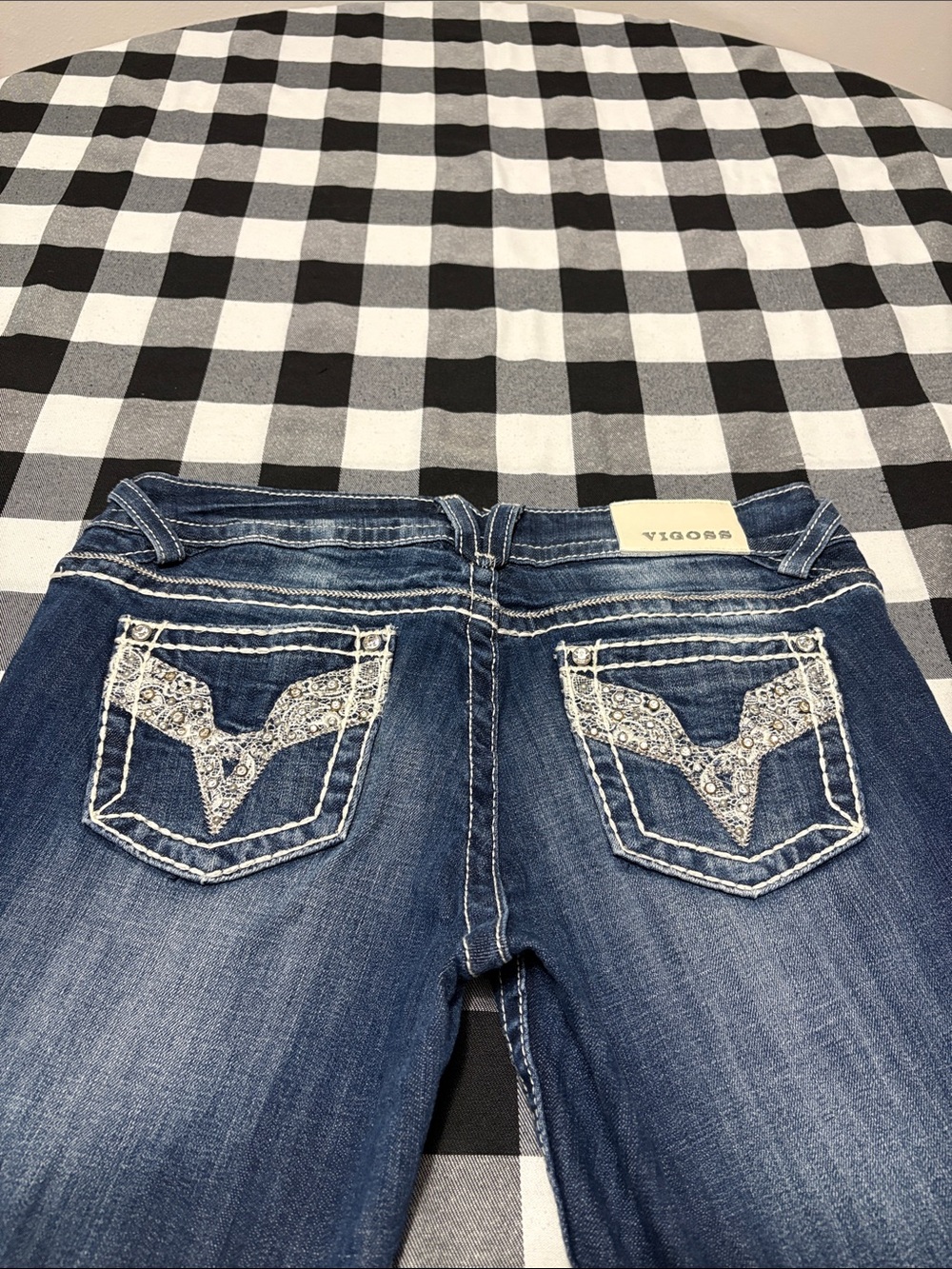 Vigoss Chelsea Capri Jeans Size 9/10 Distressed Embellished Metallic Stretch